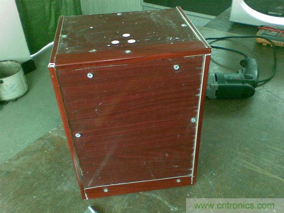 牛人DIY:百元自制車載冰箱