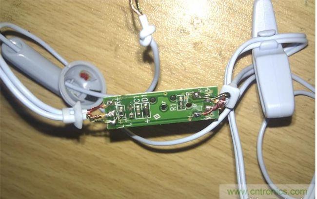 背面:電阻,電容,電感。接線圖也有標注。很復雜的線控。