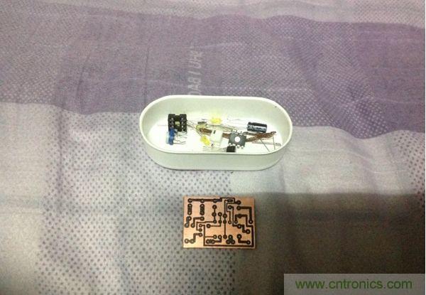 轉印、刮焊盤、備元件準備焊接