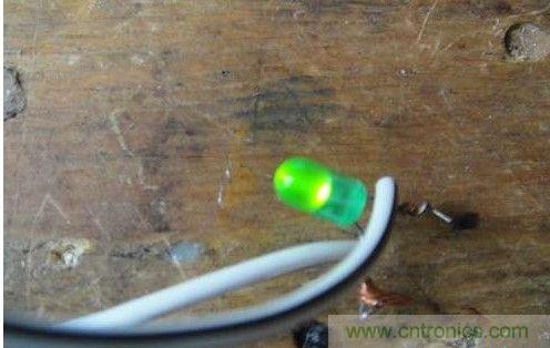 創(chuàng)意DIY！迷你風力發(fā)電機！