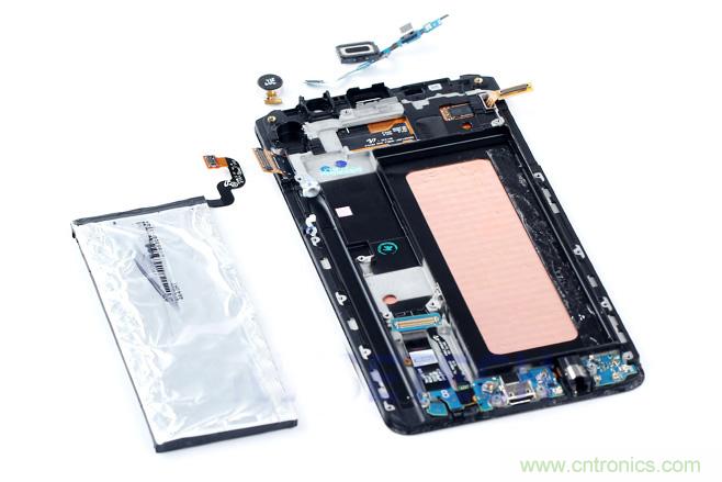 Galaxy Note5拆解，與S系列差距日漸模糊