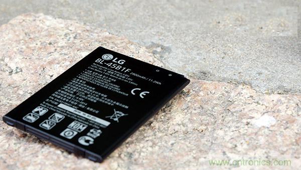 業界良心 LG V10 評測:剛毅、冷峻，不失人性化