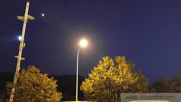 業界良心 LG V10 評測:剛毅、冷峻，不失人性化