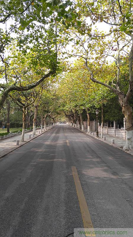 業界良心 LG V10 評測:剛毅、冷峻，不失人性化