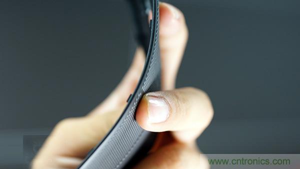 業界良心 LG V10 評測:剛毅、冷峻，不失人性化