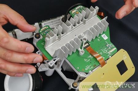 拆解筆記本不過(guò)癮,那就來(lái)拆拆日本情感機(jī)器人吧!