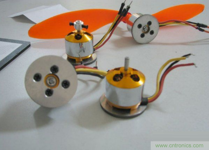 無人機 DIY 制作全過程,酷得不要不要的!