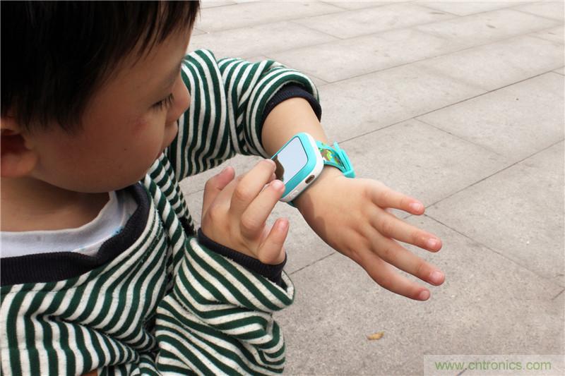 別讓《失孤》重演,360兒童手表幫你定住家中小頑童!