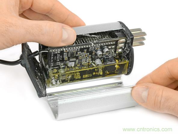 從電池到傳感器,完整拆解小米智能自行車