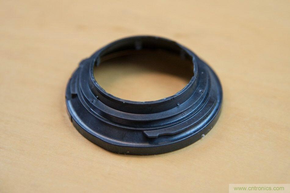 拆解戴森吹風機：近三千元的價格貴在哪？