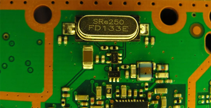 單片機中晶振的工作原理是什么? 單片機中晶振的工作原理是什么?